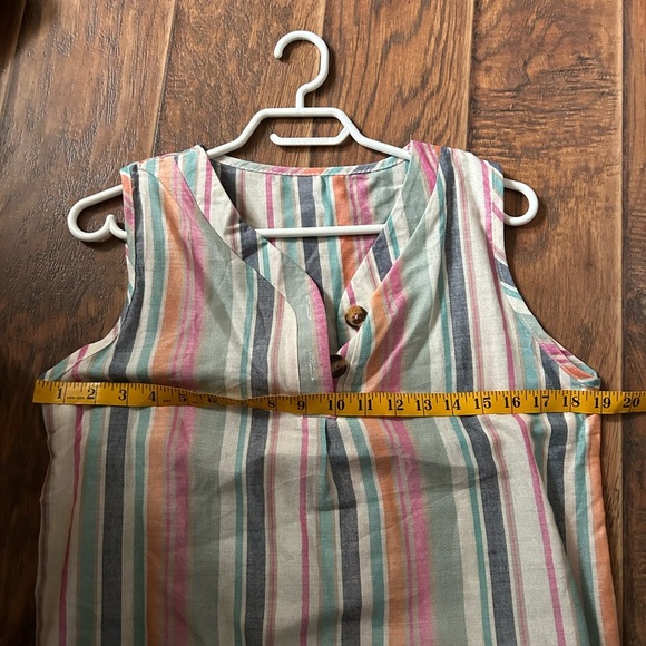 Striped Multicolor Sleeveless Top - Picture 4 of 5